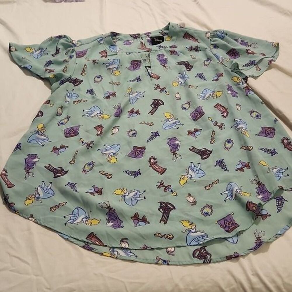 Torrid alice in wonderland flutter sleeve blouse 0x